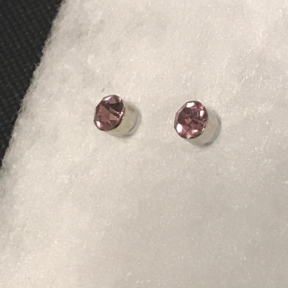 MAGNETIC Gem Earrings: Wear 1 or 5 w/o Piercings!! - Picture 9 of 16